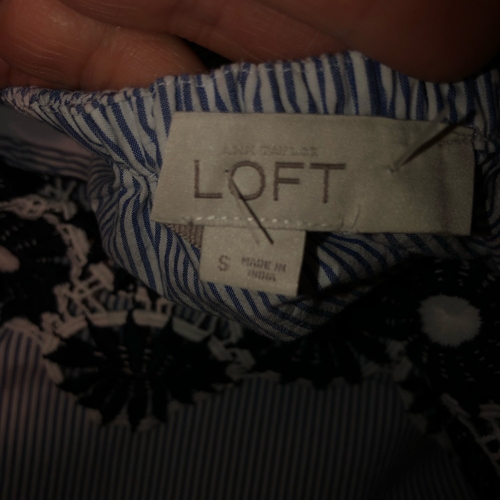 Ann Taylor LOFT Women's Blue and white pinstripe blouse embroidered Blouse S - Picture 7 of 7